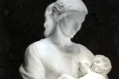 Estatua - Monumento a la Madre - María Teresa