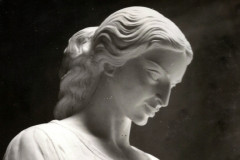 Estatua - Monumento a la Madre - María Teresa (Detalle)